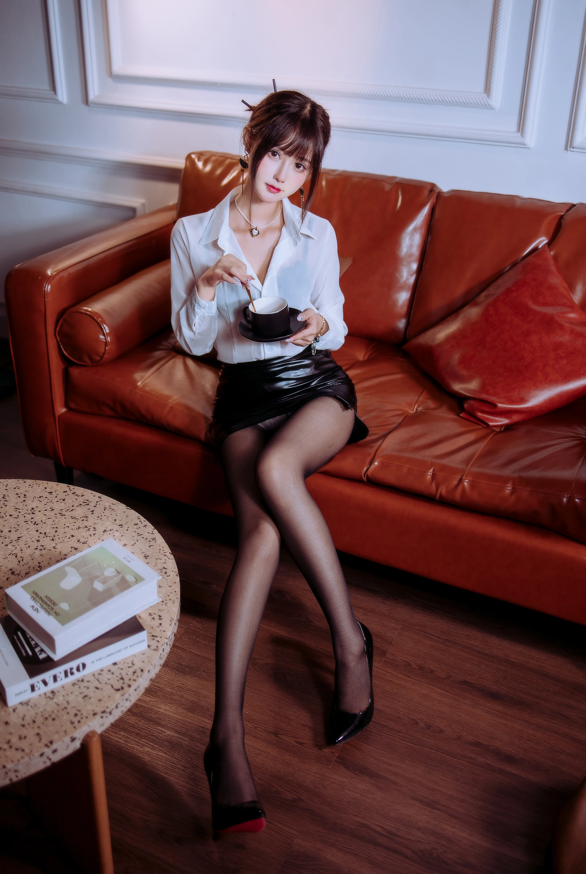 羽生三未 – NO.024 半透ol 1